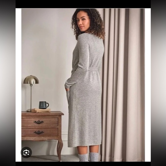 Woolovers Cashmere & Merino Luxe Dressing Gown/ Duster Cardigan Oatmeal 
Small - Picture 2 of 12
